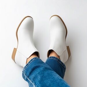 SODA Women's White Ankle Boots